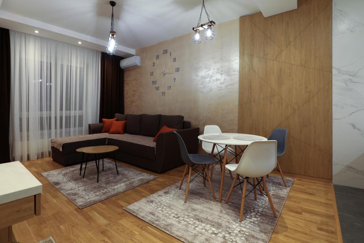 Apartment Promenada Avenija Нови Сад Екстериор снимка